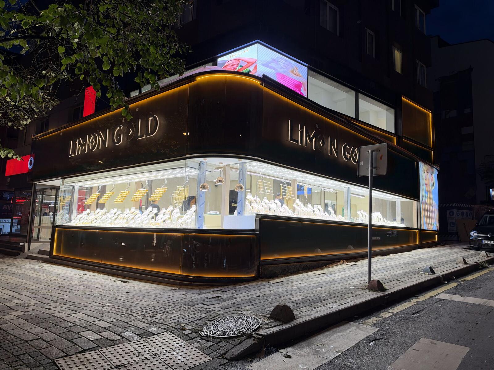 Limon Gold — Bulgurlu Caddesi